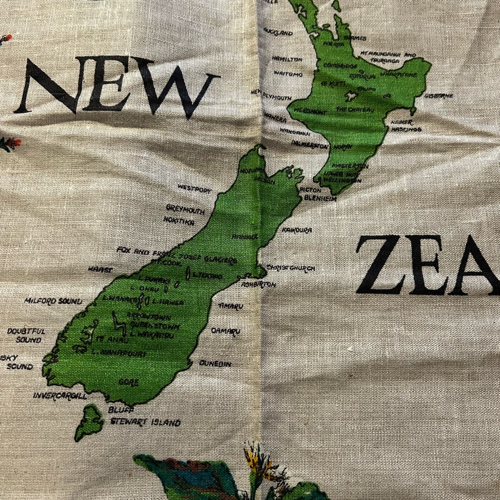 Vintage Maori New Zealand Taniwha Tablecloth or Hangable Tapestry - Picture 5 of 12